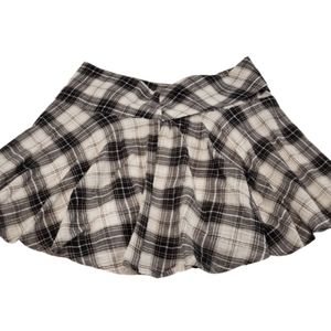 BCBGeneration plaid black & white skirt size 8